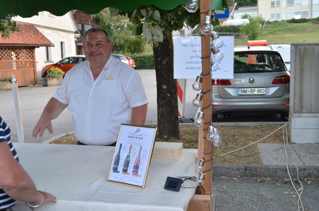 Večer vina, penine in glasbe